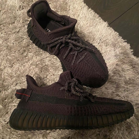 YEEZY 350 BLACK REFLECTIVE - Picture 4 of 7